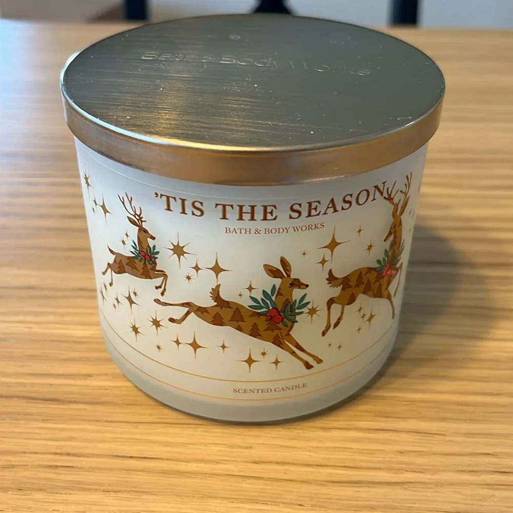 Bath & Body Works 3 Wick Candle. Tis The Season.